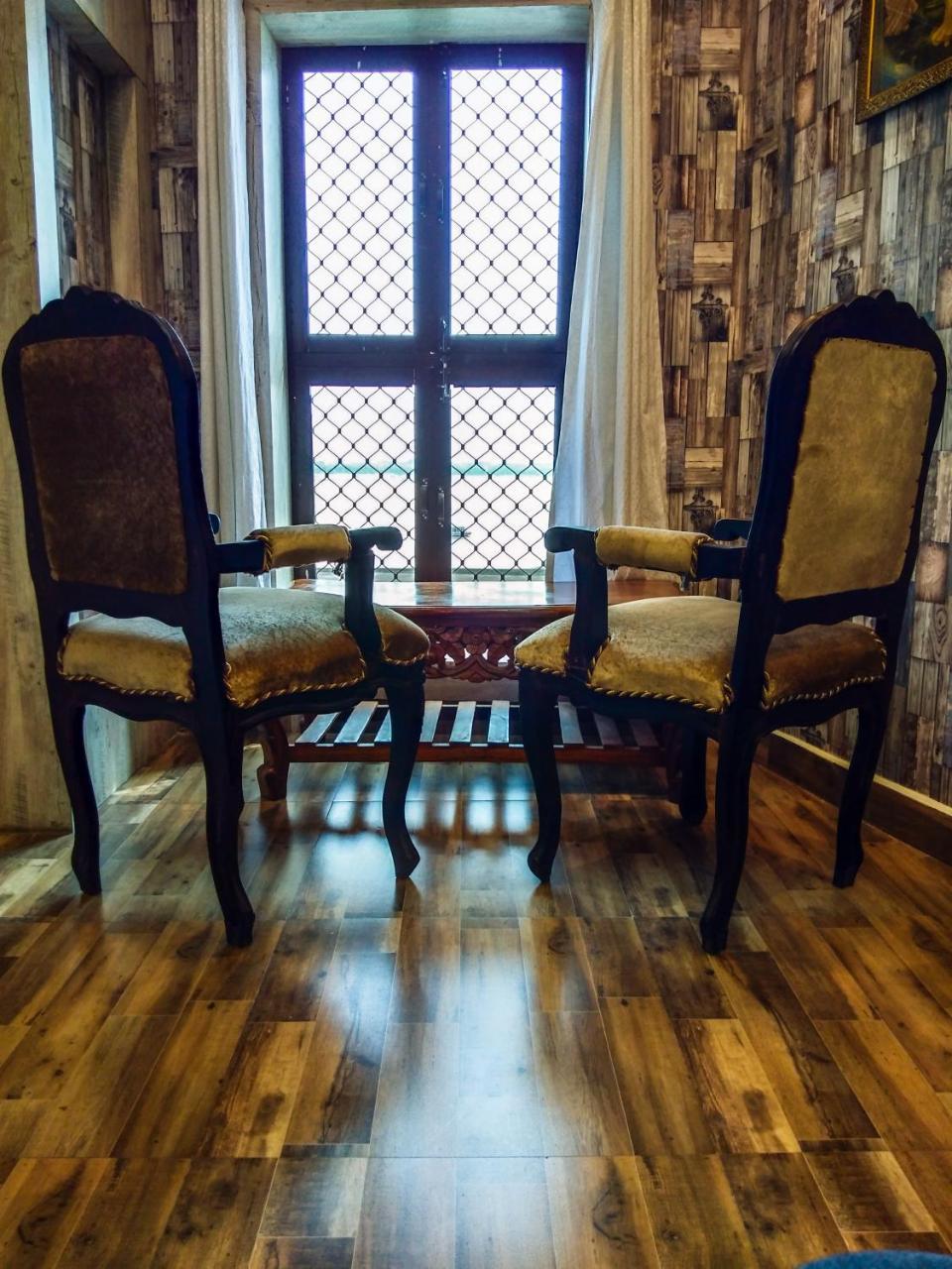 Inn Dwivedi Sri Omkar Palace