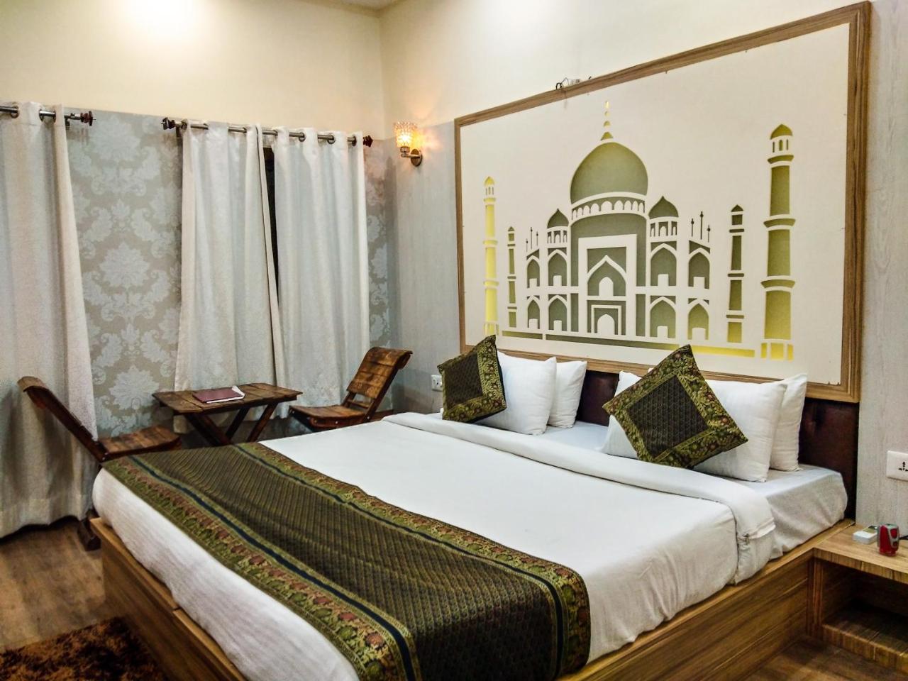 Inn Dwivedi Sri Omkar Palace Varanasi
